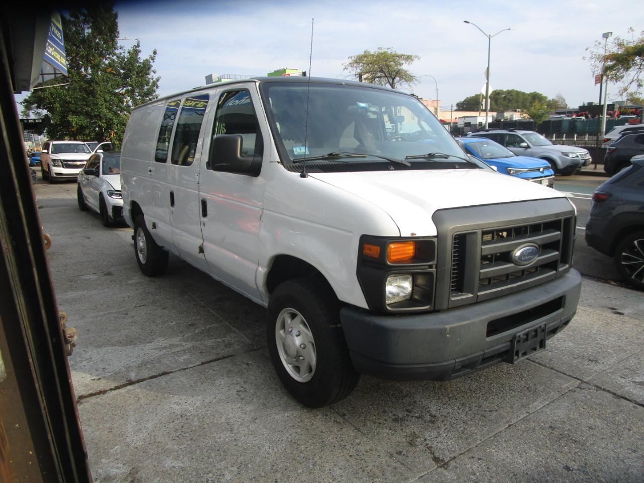 Ford Econoline E-250 2013