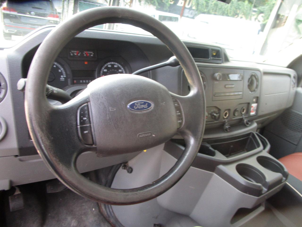 Ford Econoline E-250 2013