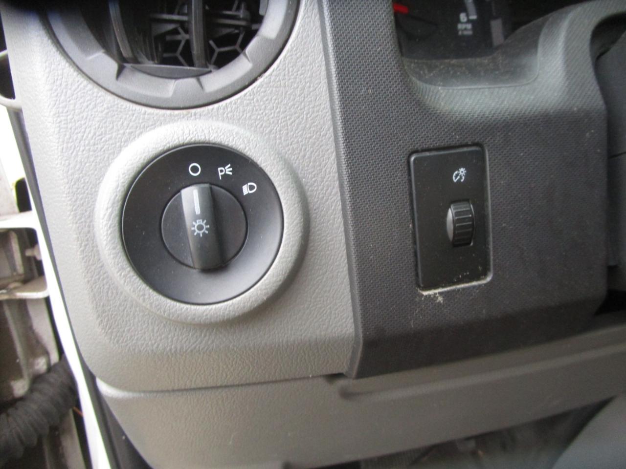Ford Econoline E-250 2013