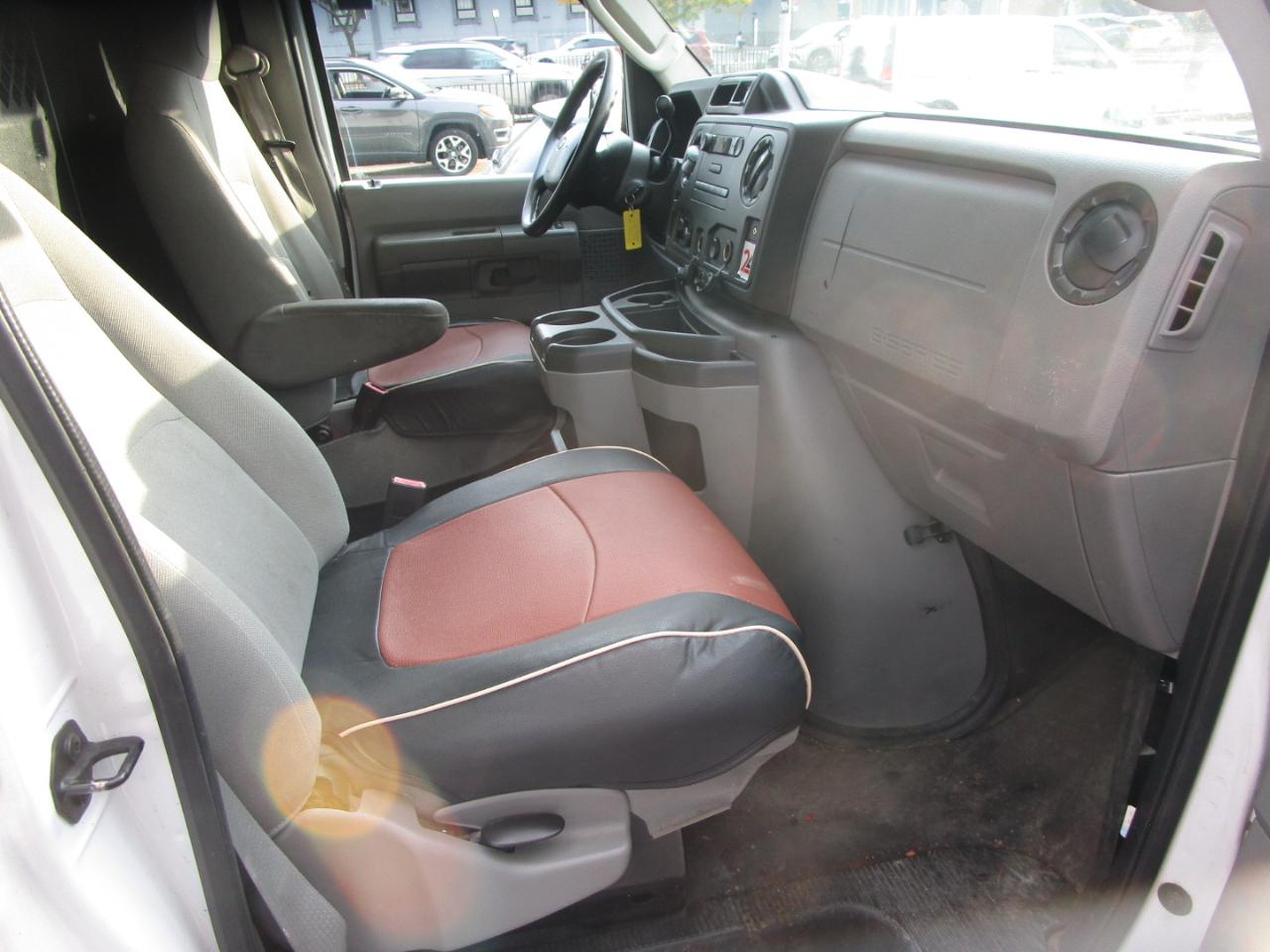 Ford Econoline E-250 2013