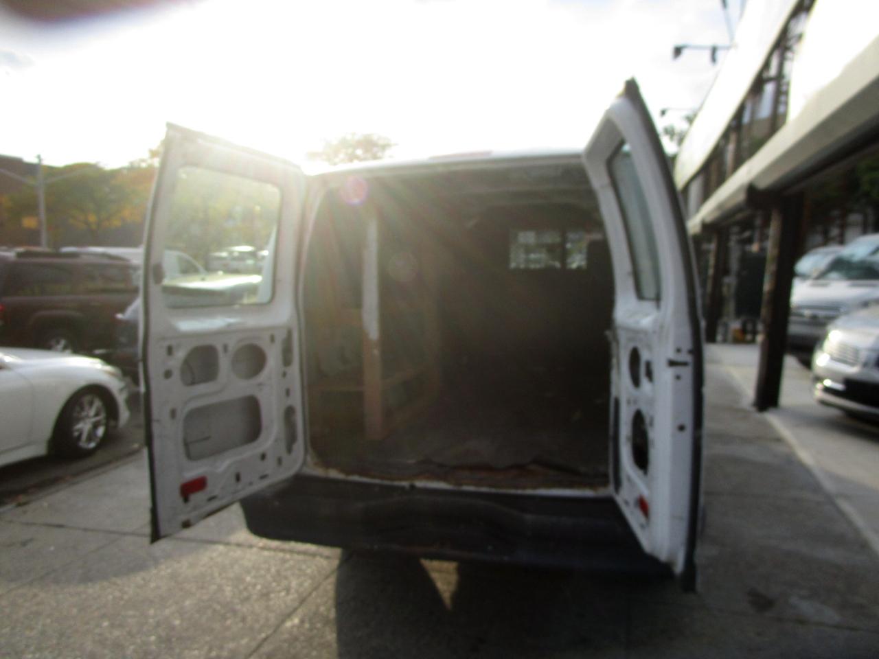 Ford Econoline E-250 2013