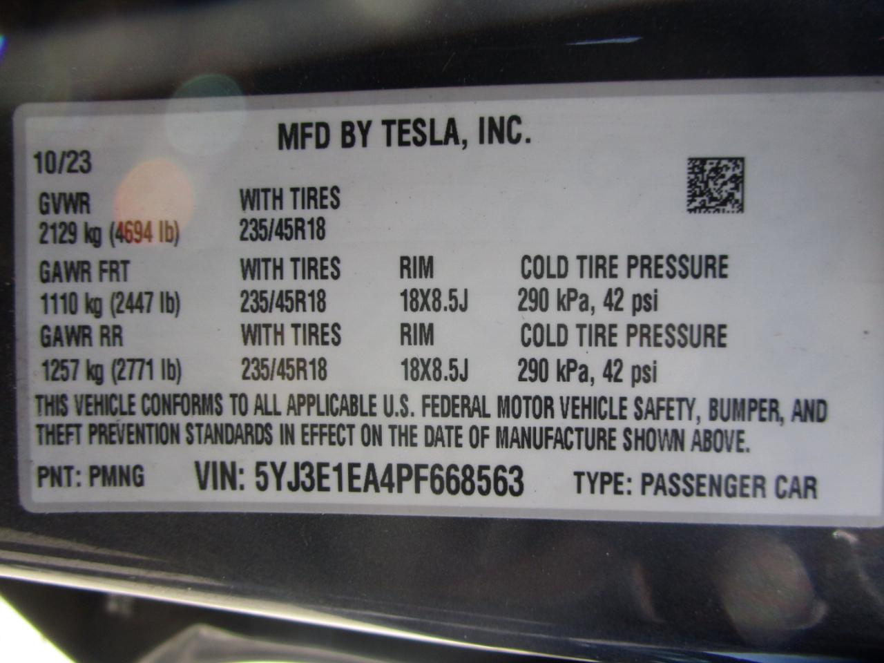 Tesla Model 3  2023
