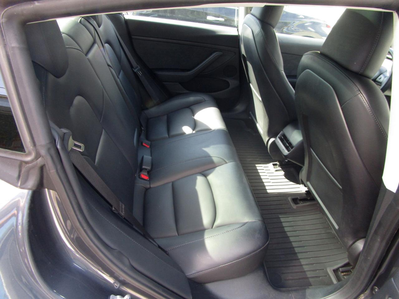 Tesla Model 3  2023