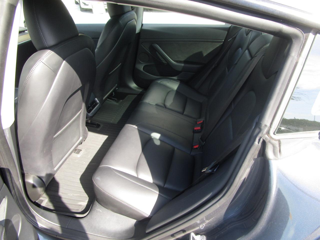 Tesla Model 3  2023