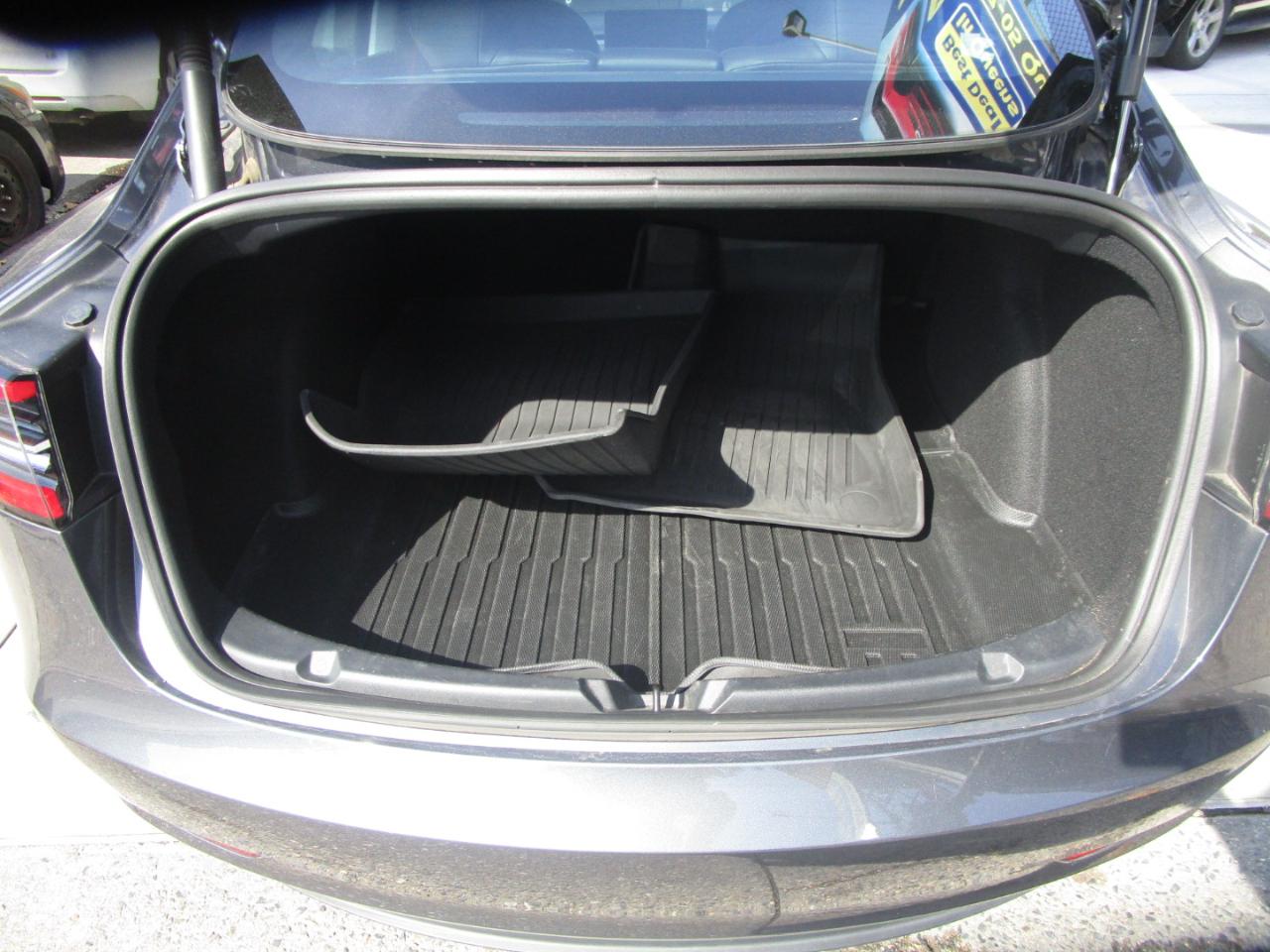 Tesla Model 3  2023