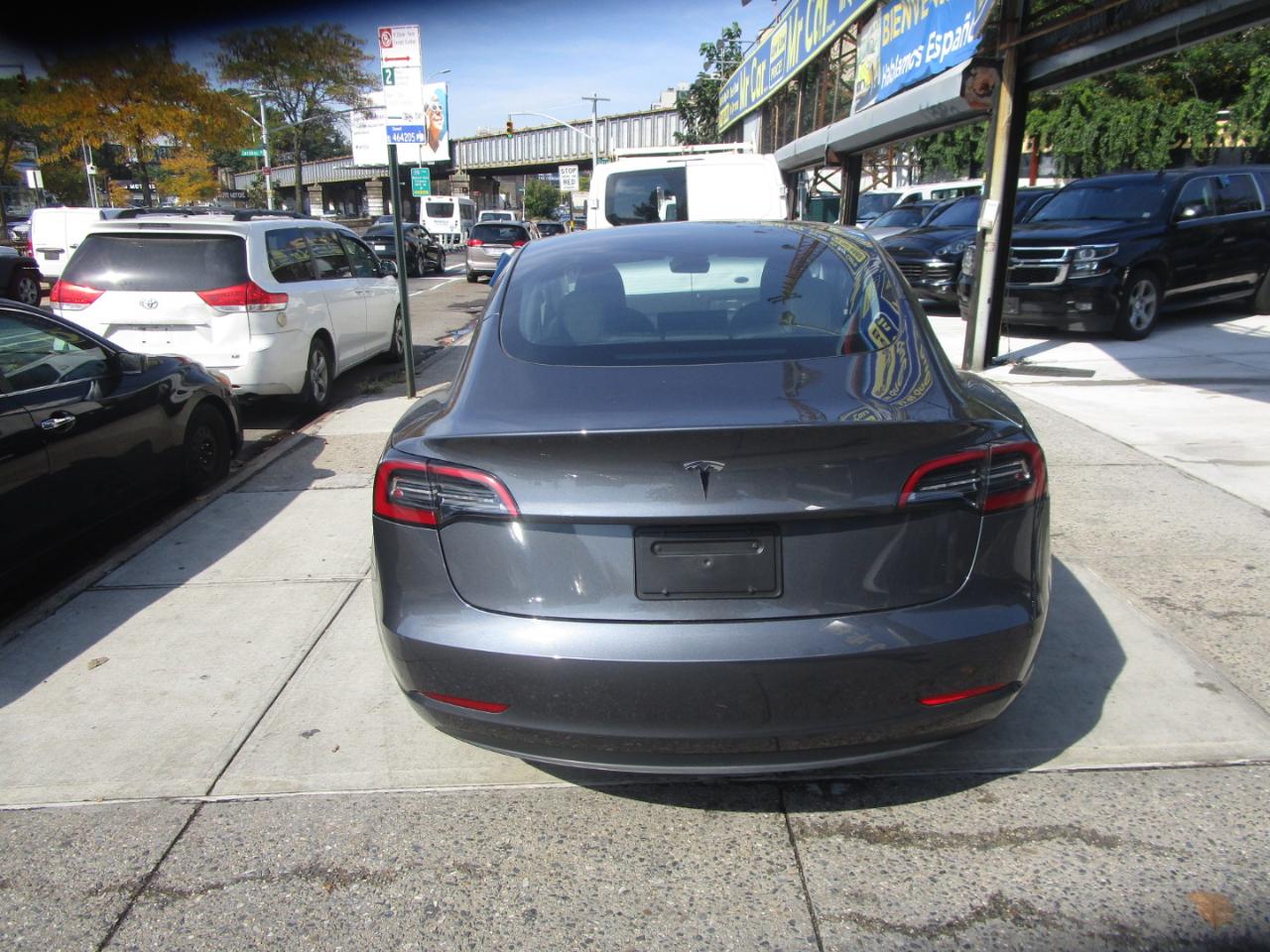 Tesla Model 3  2023