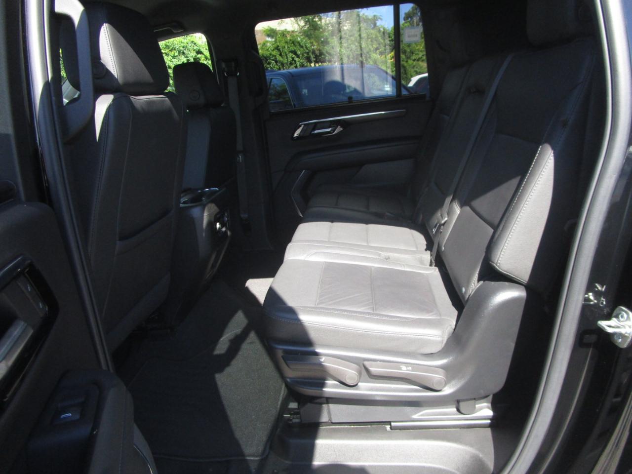 Chevrolet Suburban LT 4WD 2025