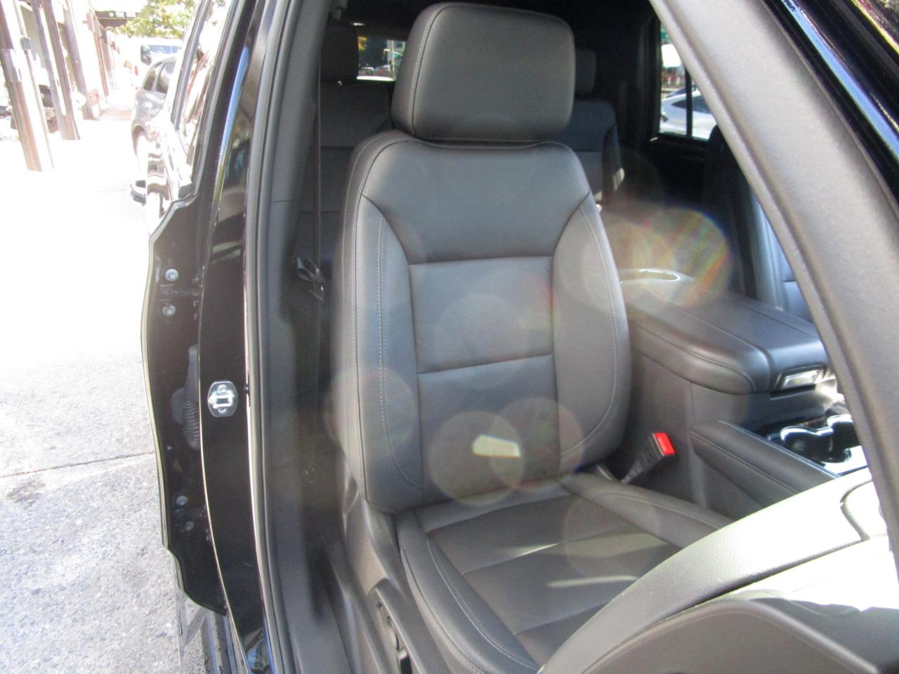 Chevrolet Suburban LT 4WD 2025