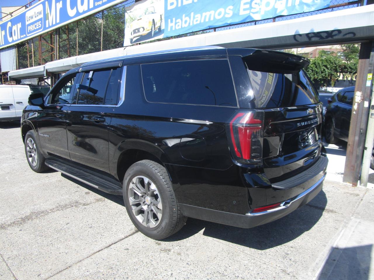 Chevrolet Suburban LT 4WD 2025