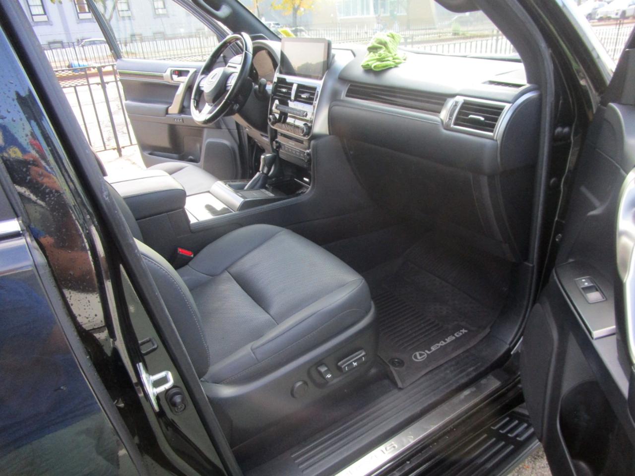 Lexus GX 460 4WD 4dr Premium 2023