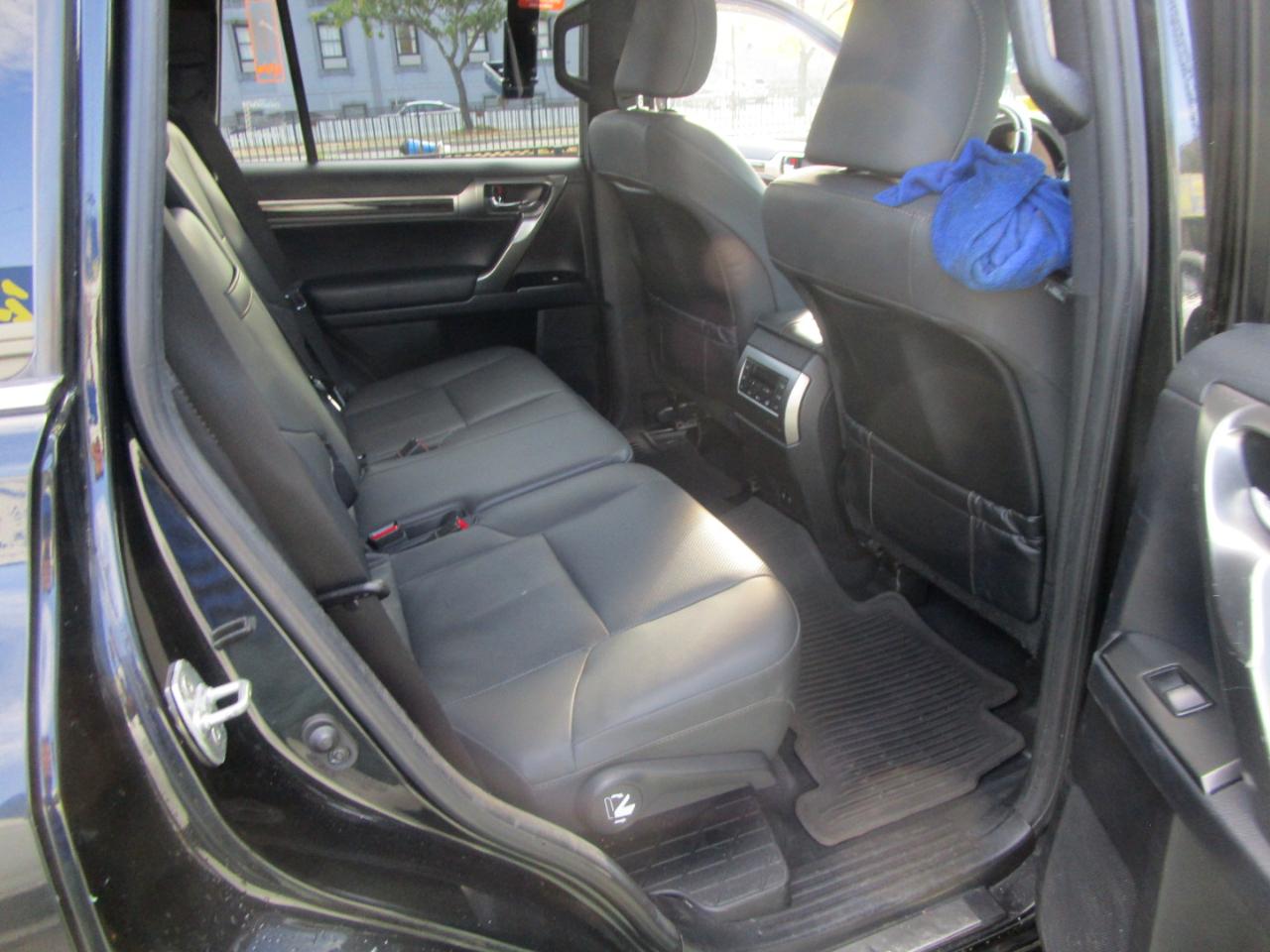 Lexus GX 460 4WD 4dr Premium 2023