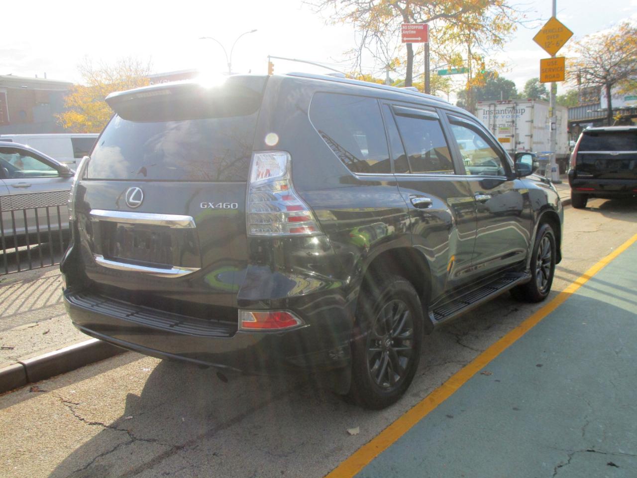 Lexus GX 460 4WD 4dr Premium 2023