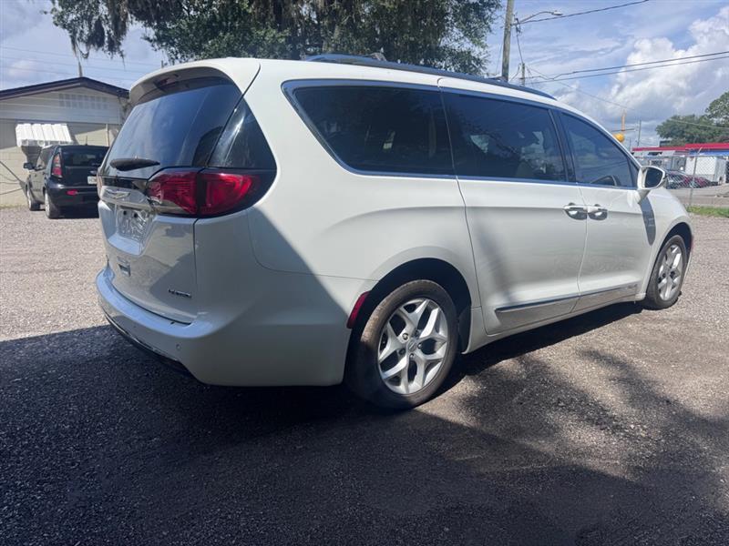 Chrysler Pacifica Limited 2020