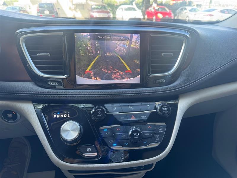 Chrysler Pacifica Limited 2020