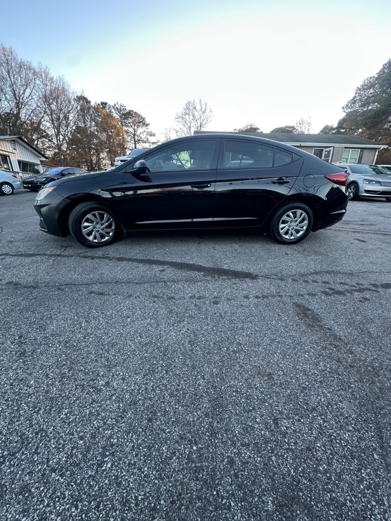 Hyundai Elantra SE 6M 2019