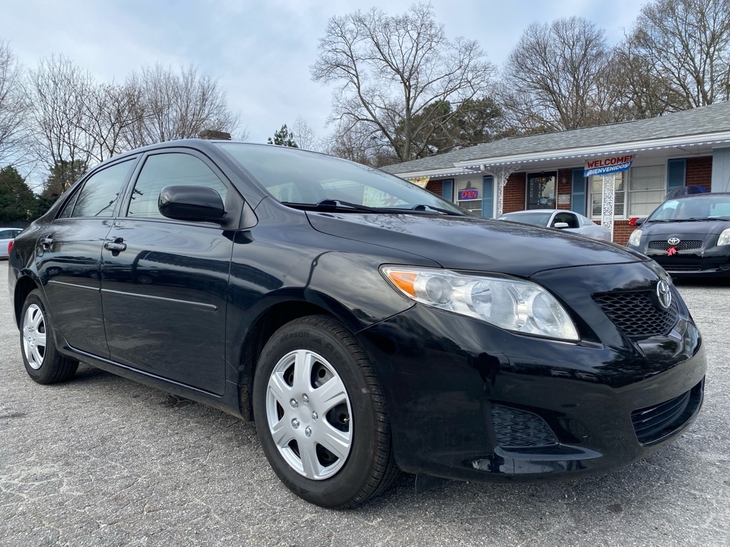 Toyota Corolla Base 5-Speed MT 2010