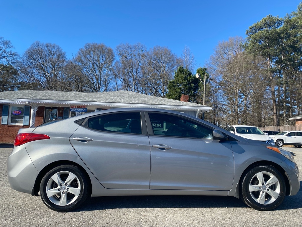 Hyundai Elantra GLS M/T 2013