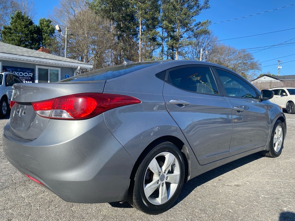 Hyundai Elantra GLS M/T 2013