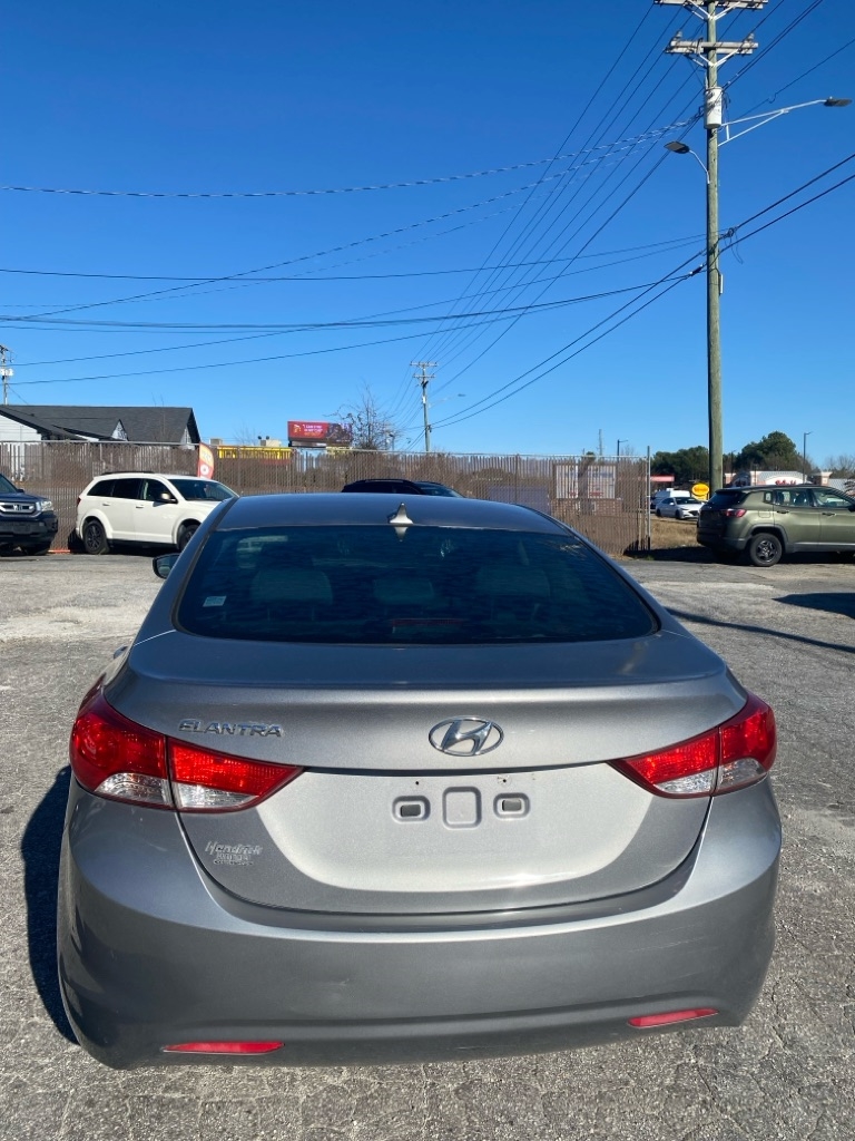 Hyundai Elantra GLS M/T 2013