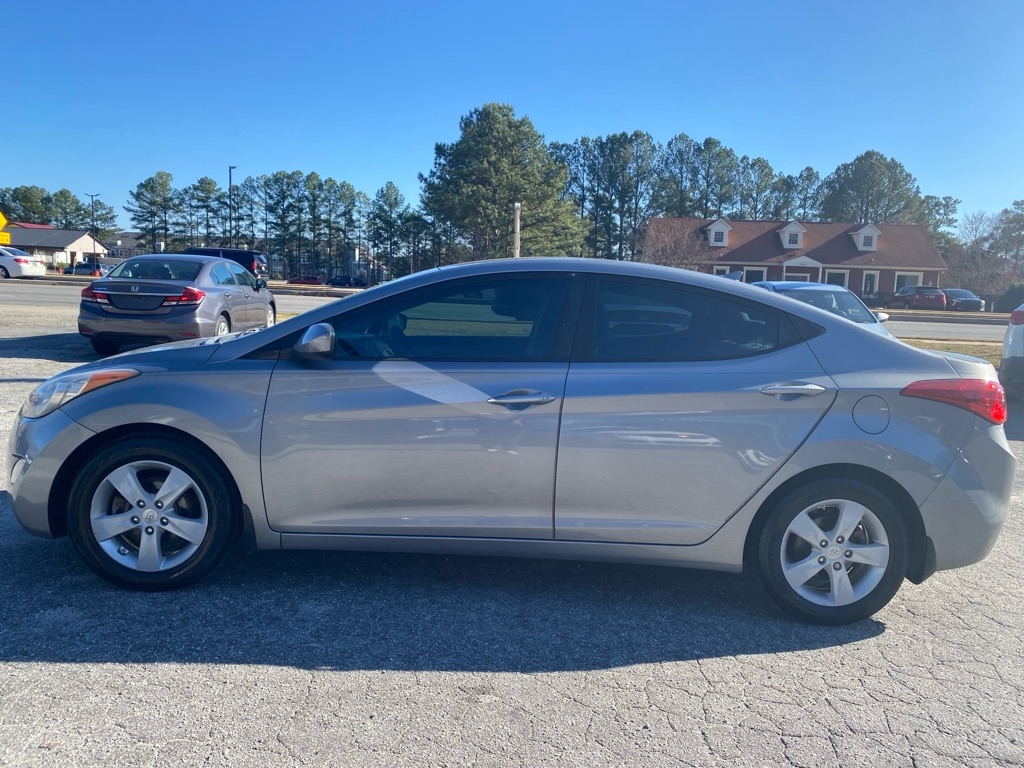Hyundai Elantra GLS M/T 2013