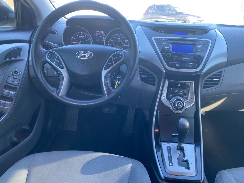 Hyundai Elantra GLS M/T 2013