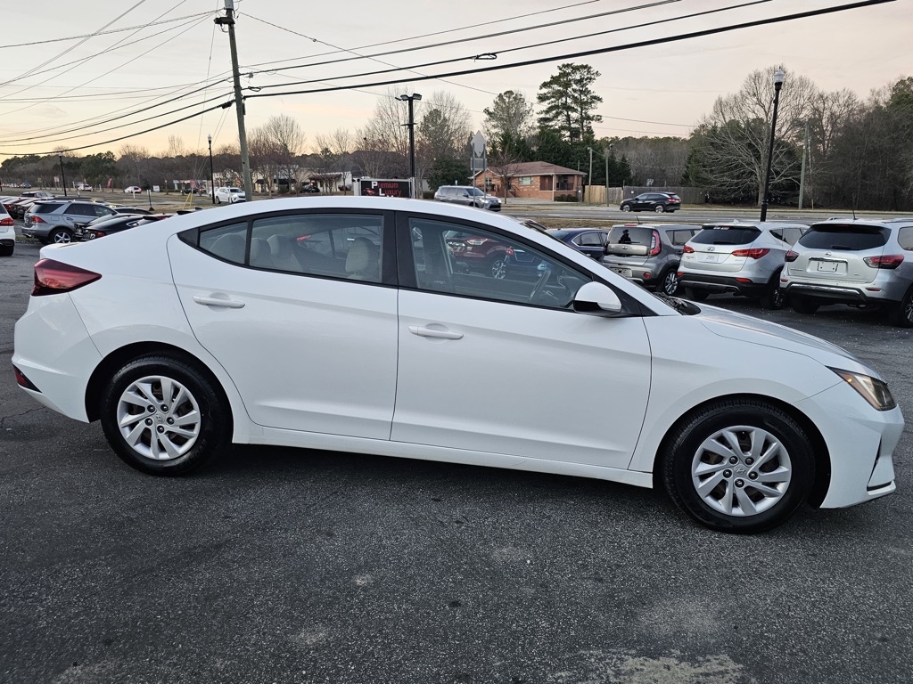 Hyundai Elantra SE 6M 2019