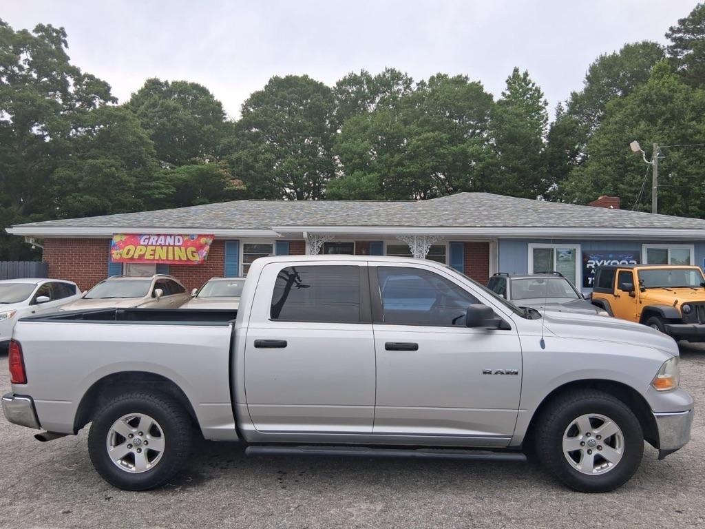 Dodge Ram 1500 SLT Crew Cab 2WD 2009
