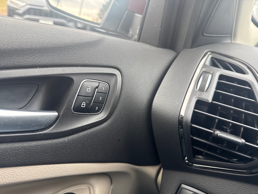 Ford Escape 4WD 4dr Titanium 2017