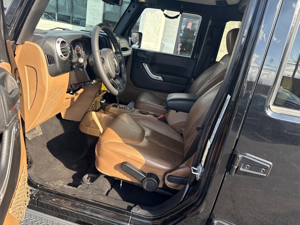 Jeep Wrangler 4WD 4dr Unlimited Sahara 2015