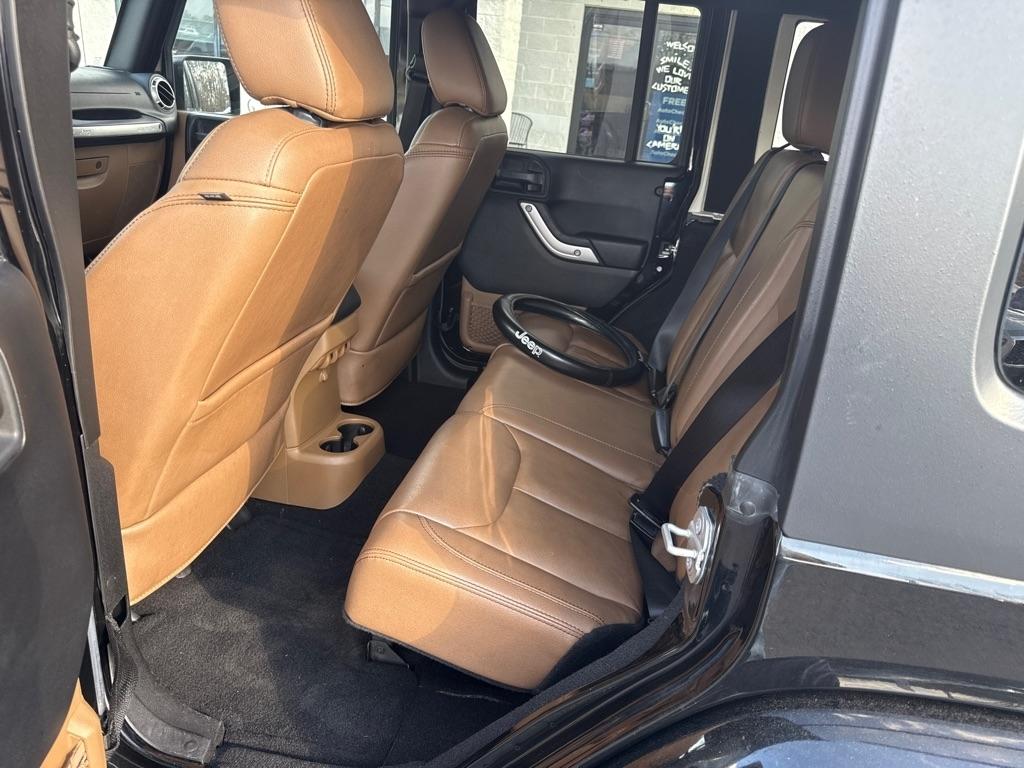 Jeep Wrangler 4WD 4dr Unlimited Sahara 2015