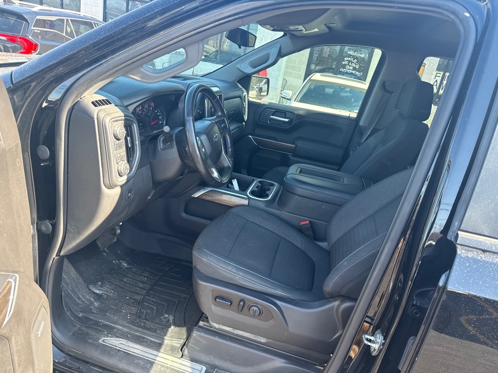 Chevrolet Silverado 1500 RST Crew Cab 4WD SWB 2021