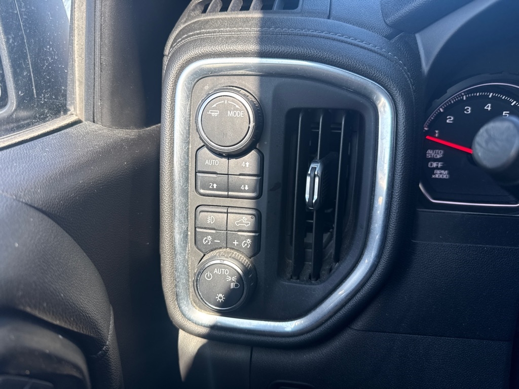 Chevrolet Silverado 1500 RST Crew Cab 4WD SWB 2021