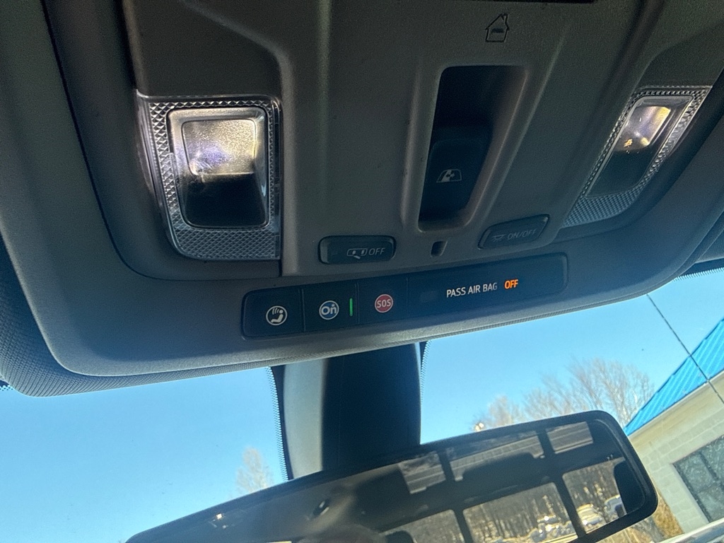 Chevrolet Silverado 1500 RST Crew Cab 4WD SWB 2021