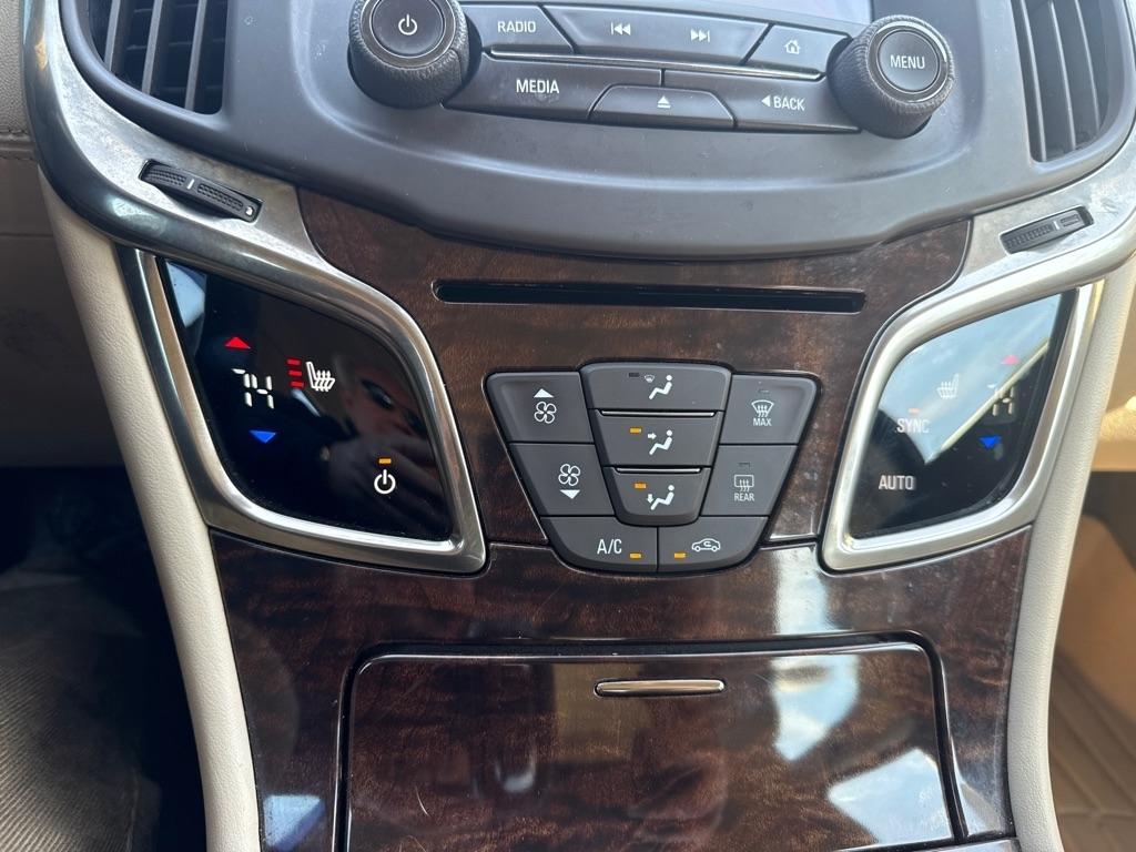 Buick LaCrosse 4dr Sdn Leather FWD 2015