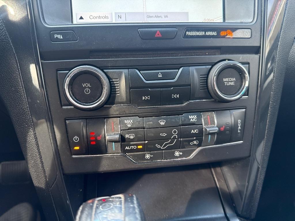 Ford Explorer XLT 4-Door 2WD 2017