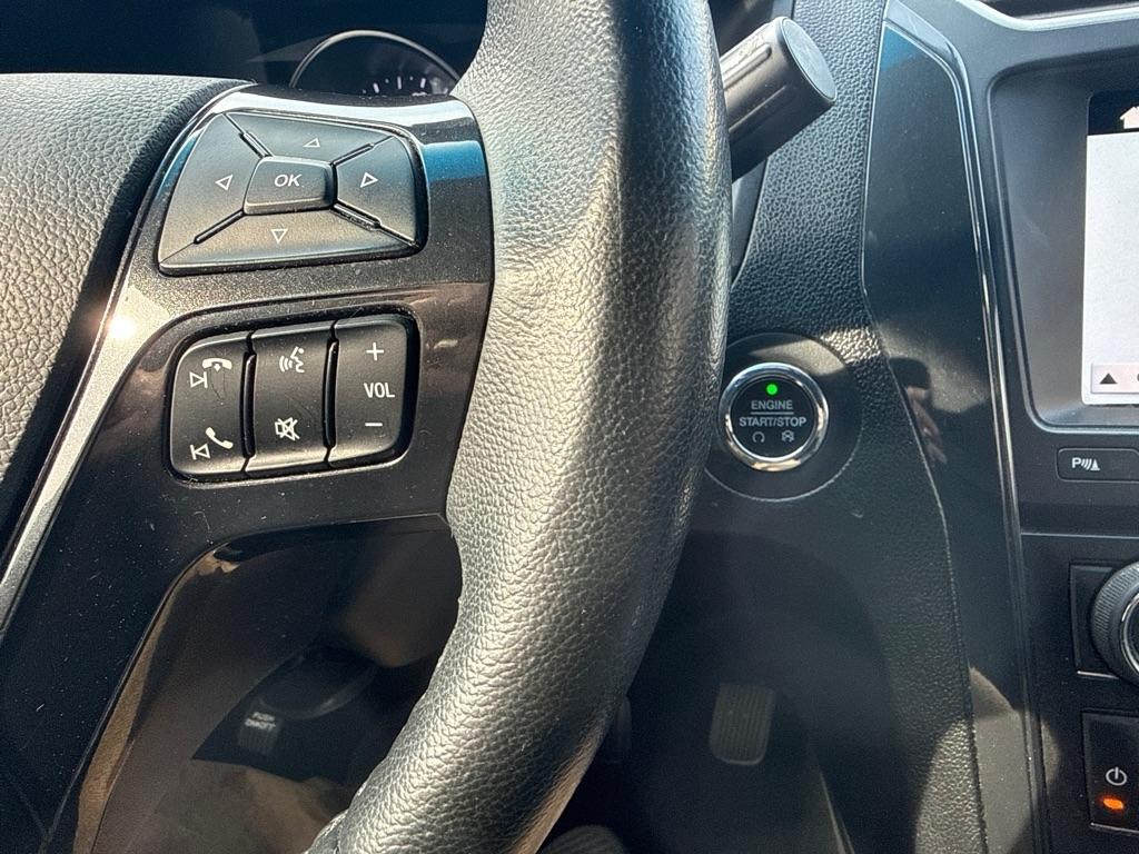 Ford Explorer XLT 4-Door 2WD 2017