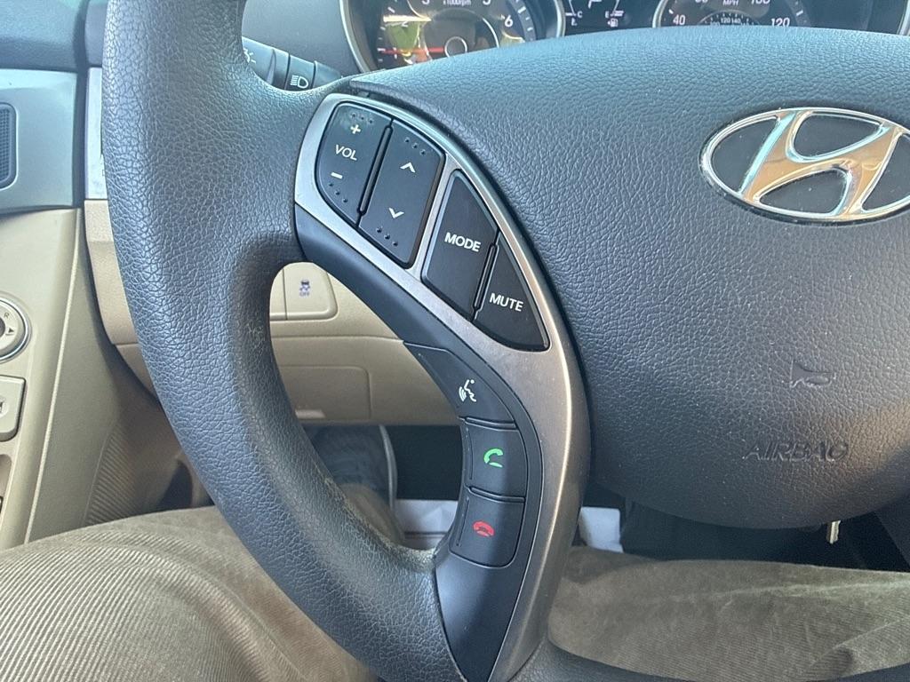 Hyundai Elantra GLS 4D Sedan 2013