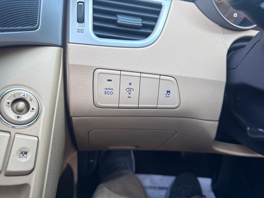 Hyundai Elantra GLS 4D Sedan 2013