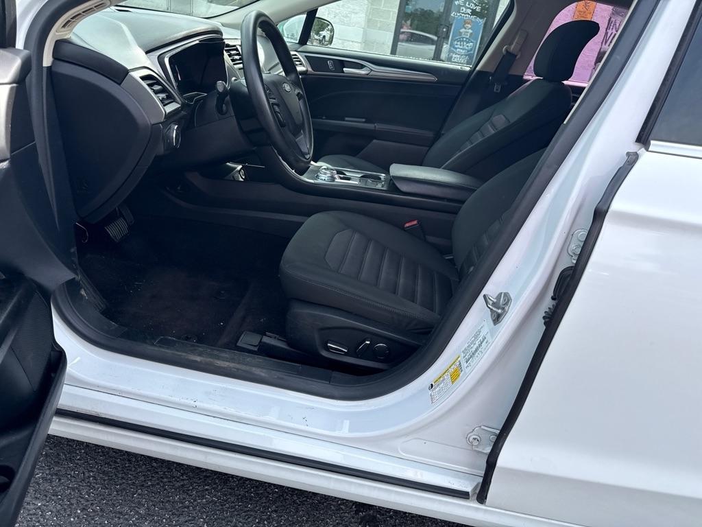 Ford Fusion SE 4D Sedan 2017