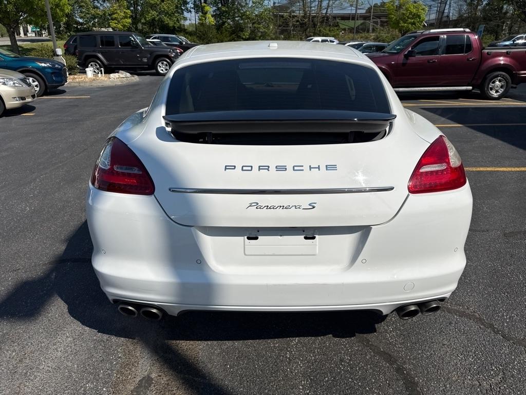 Porsche Panamera  2011