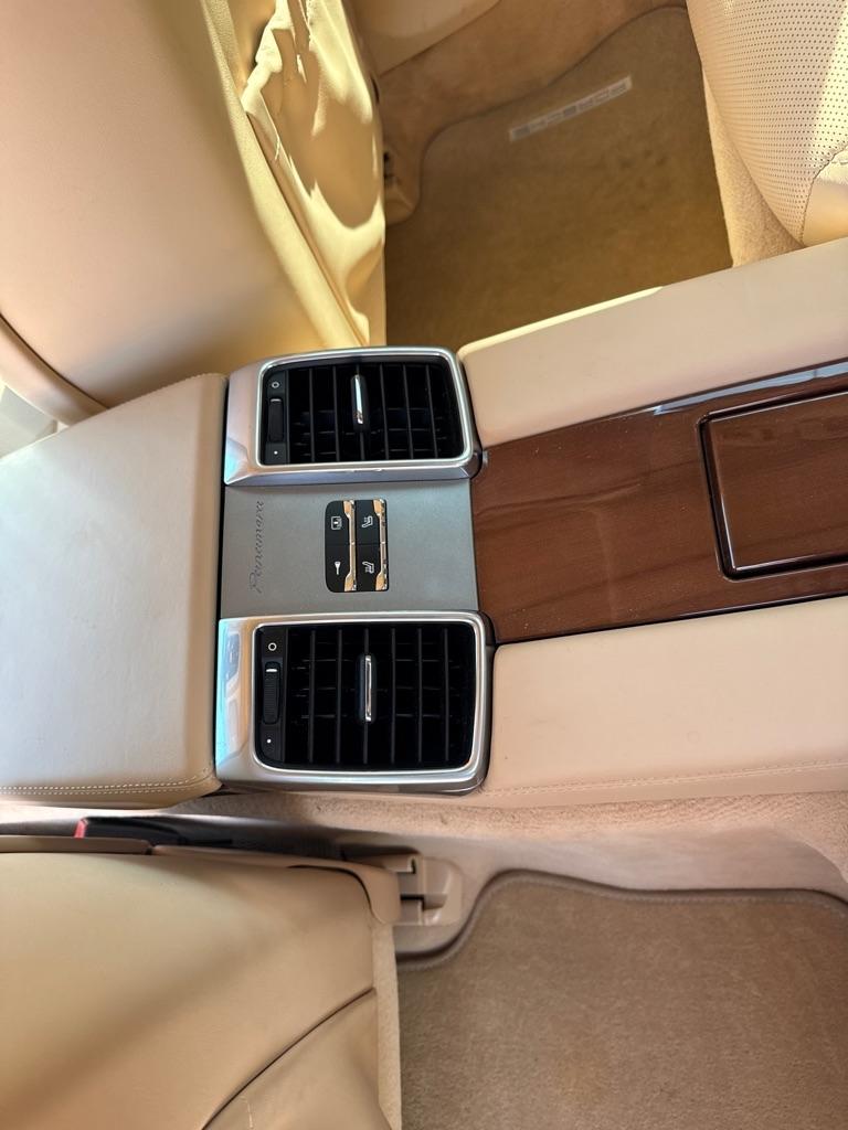 Porsche Panamera  2011