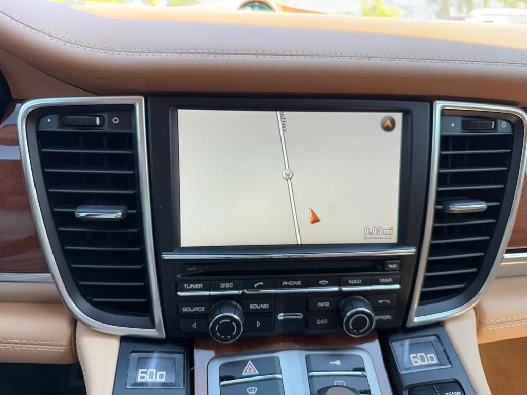 Porsche Panamera  2011