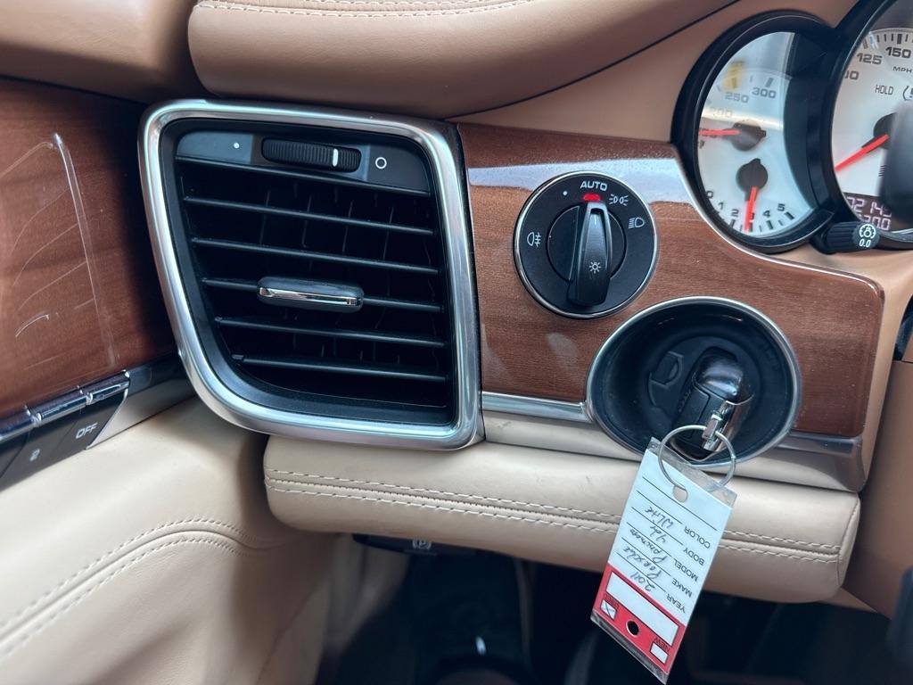 Porsche Panamera  2011