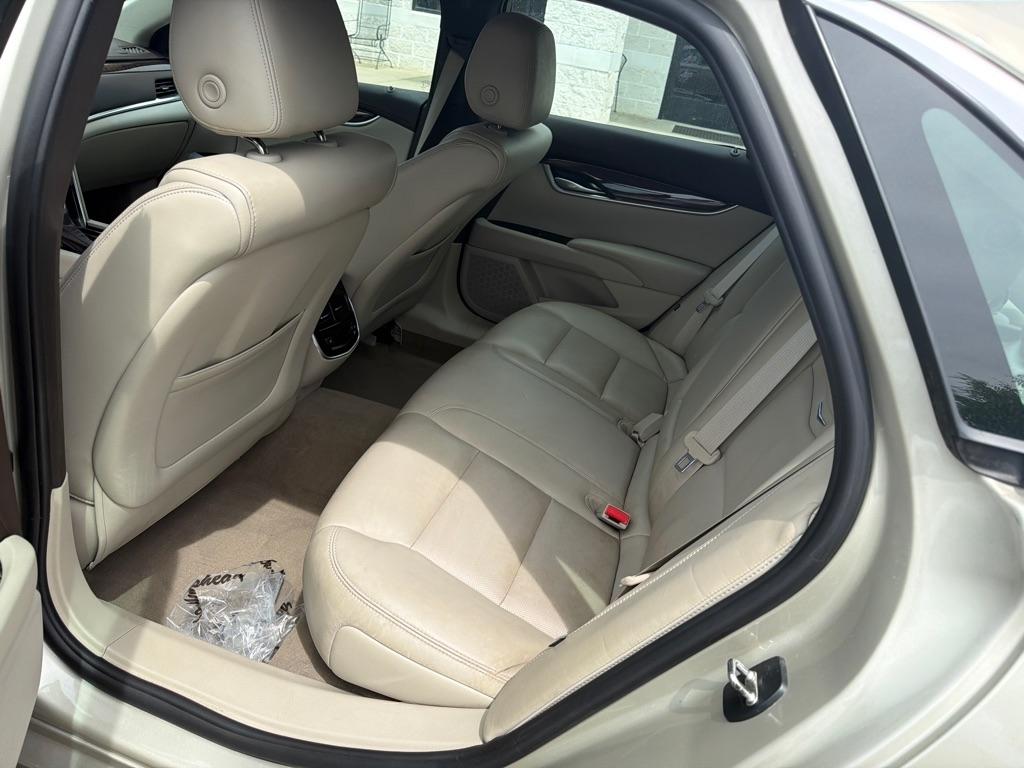 Cadillac XTS 4dr Sdn Luxury Collection FWD 2015
