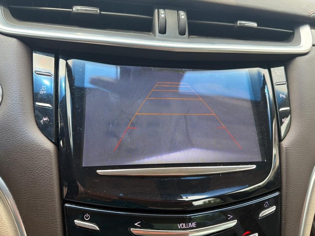 Cadillac XTS 4dr Sdn Luxury Collection FWD 2015