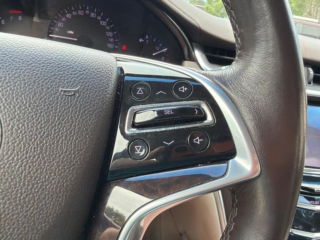 Cadillac XTS 4dr Sdn Luxury Collection FWD 2015