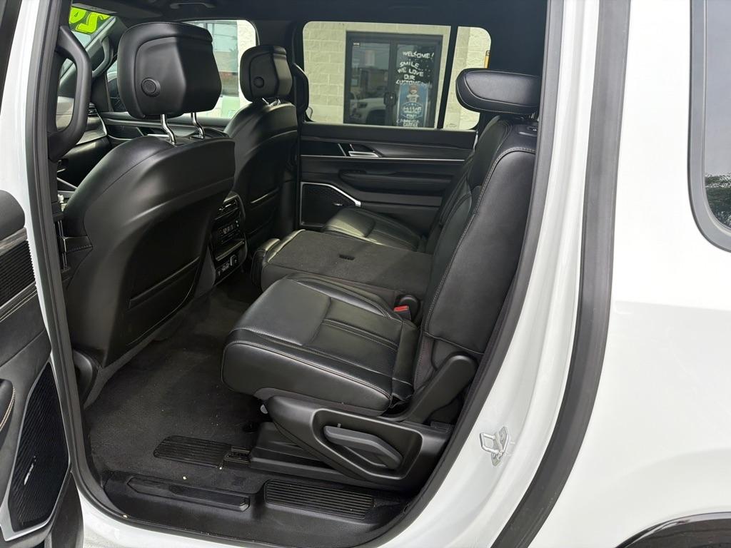 Jeep Wagoneer L  2024