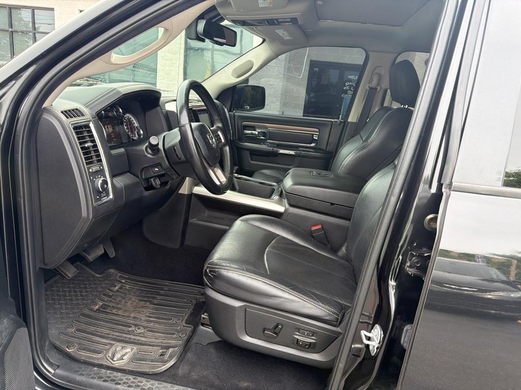 RAM 1500 4WD Crew Cab 140.5" Laramie 2018