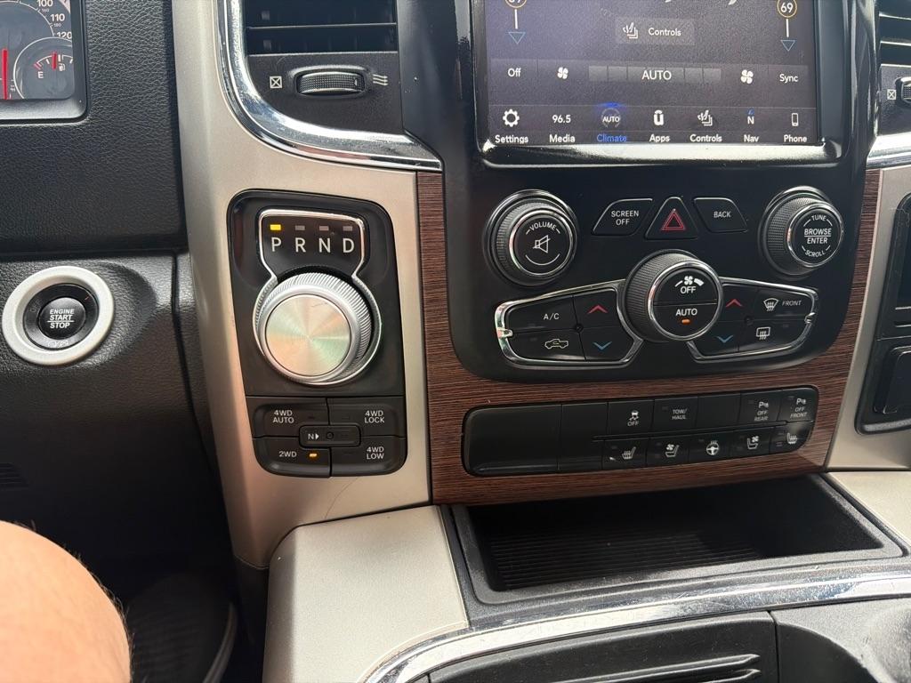 RAM 1500 4WD Crew Cab 140.5" Laramie 2018