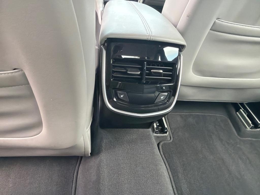 Cadillac XTS 4dr Sdn Luxury Collection AWD 2014